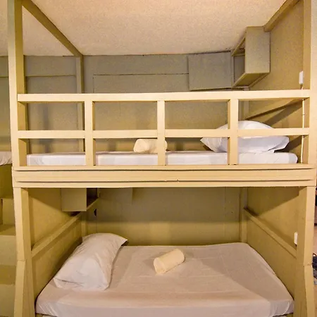 Treasure Isle Backpackers Hostel-3